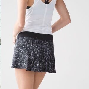 Lululemon Circuit Breaker Skirt Splatter White /Black sz 10